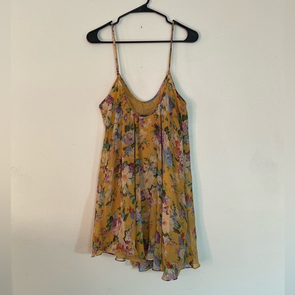 Floral print flowy dress from urban outfitters - Picture 4 of 5